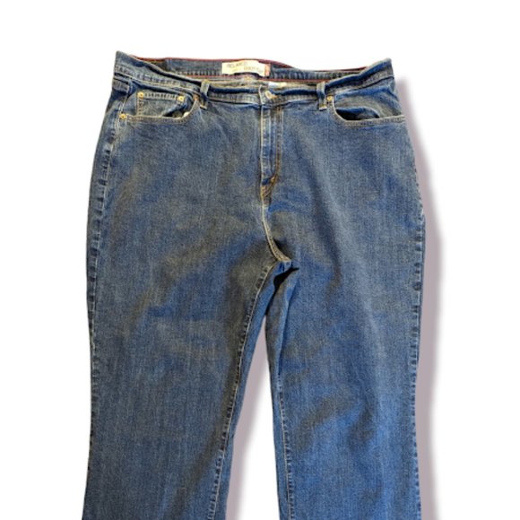 Women's Levi's 550 Relaxed Boot Cut Jeans Plus Size 24S - Picture 1 of 12